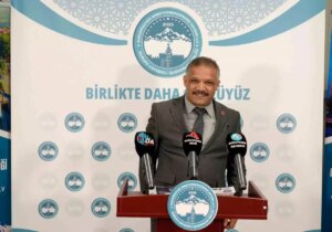 ali hizar baki ersoyun kayserispora destegi takdire sayan bUdqfsLc.jpg
